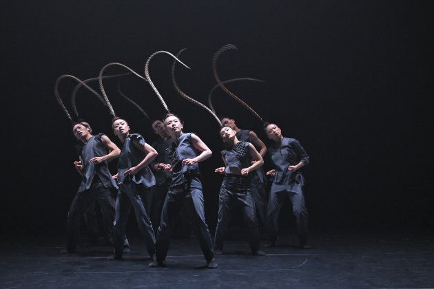 Birdy (8 Dancers) 1